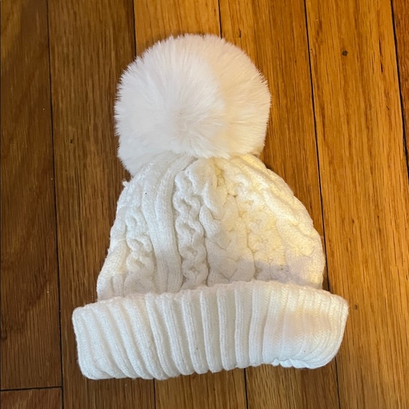 Laura Ashley Other - Laura Ashley White Cable Knit Pom-Pom Hat